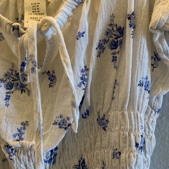 Spring Time Crop Top - Picture 2 of 2